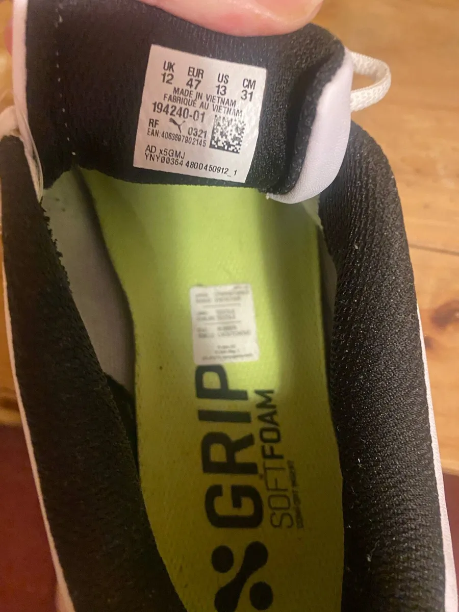 Golf shoes - Image 1