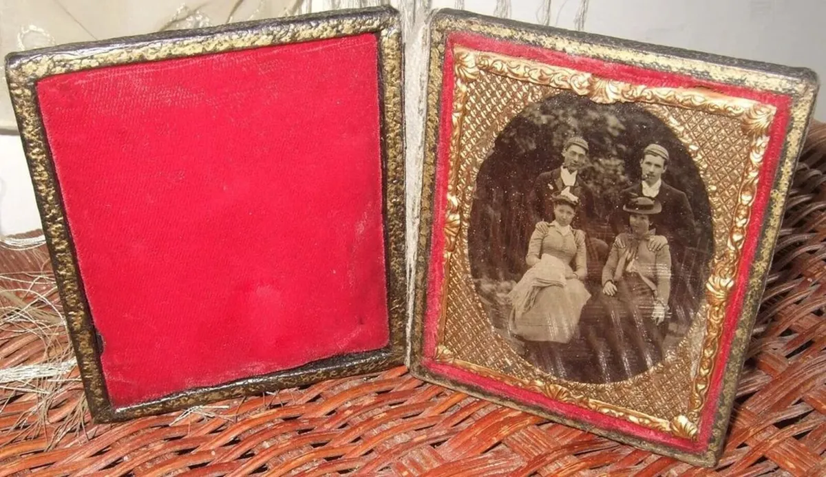 Pair of Rare Antique 1850s Cased Photographs - Image 2