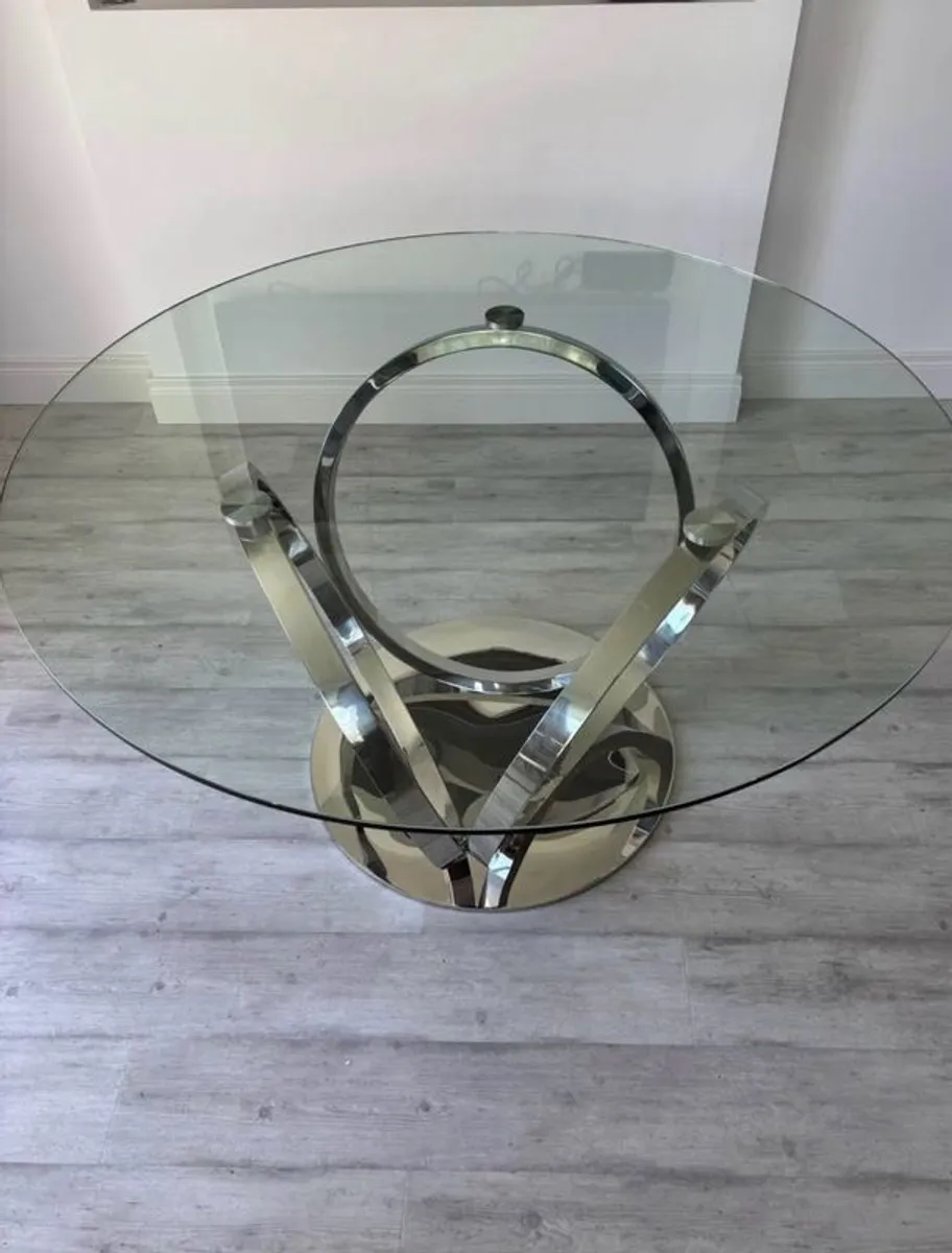 Large Glass table 1400mm diameter - Image 3