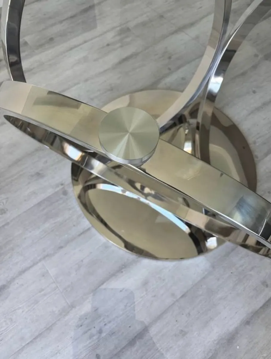 Large Glass table 1400mm diameter - Image 4