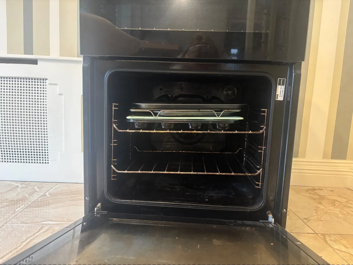 Oven - Image 2
