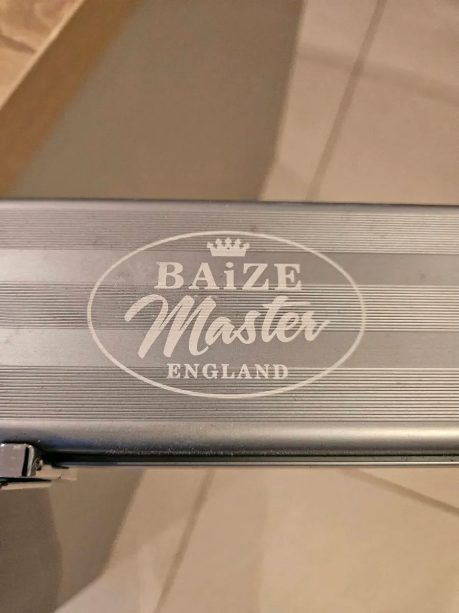 Baize master snooker/pool cue - Image 2