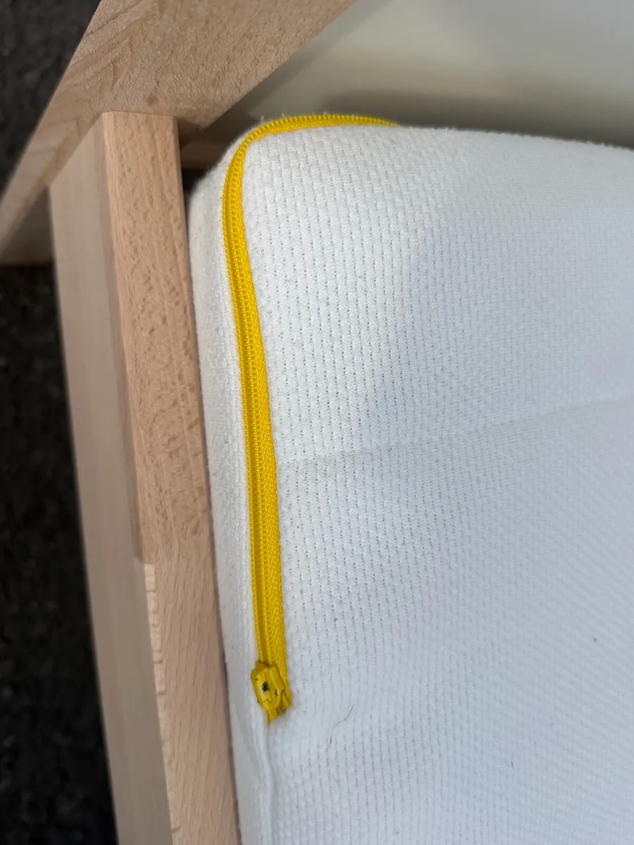 Kids bed frame - Image 2