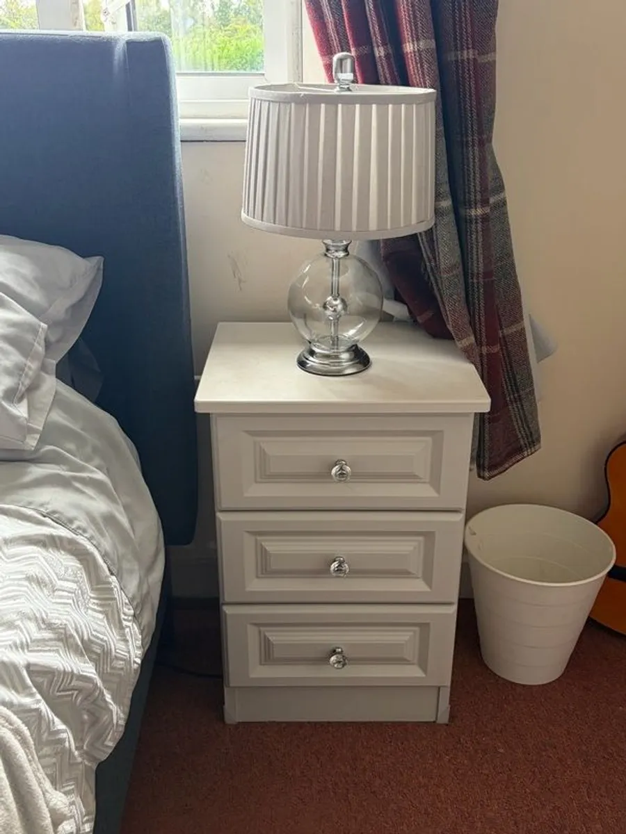bed - Image 1