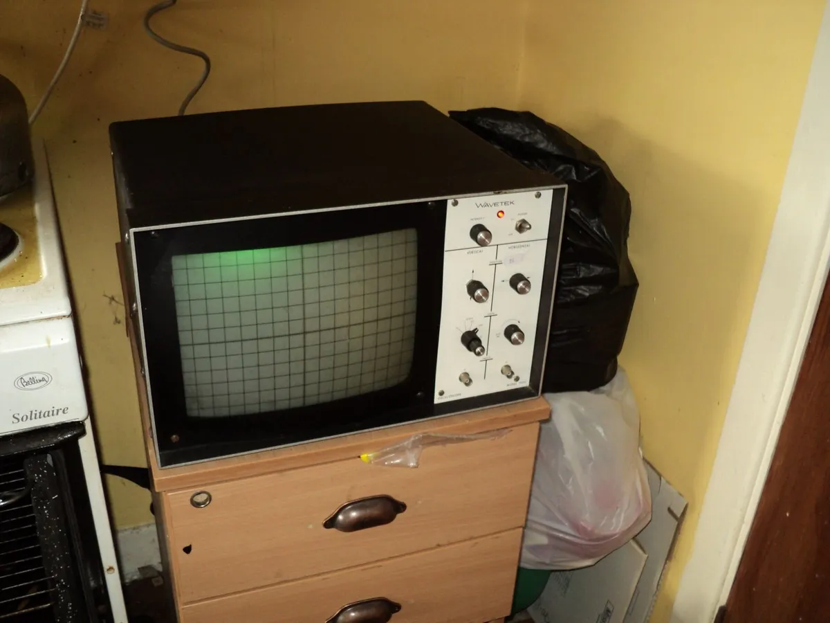 Vintage Wavetek oscilloscope 1901c - Image 1
