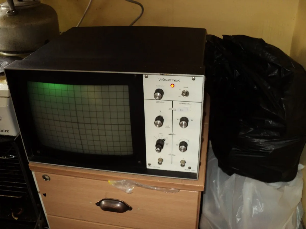 Vintage Wavetek oscilloscope 1901c - Image 2