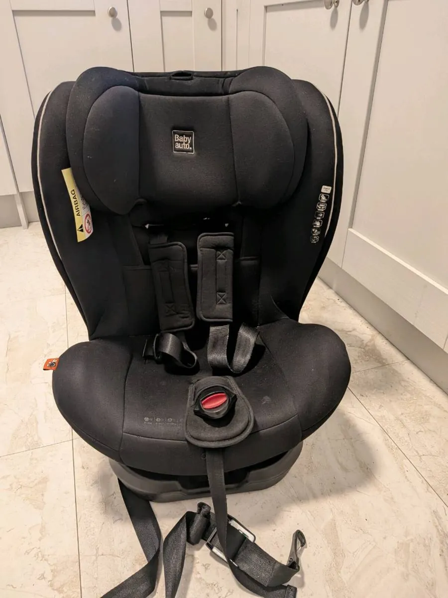 Car seat - Image 1