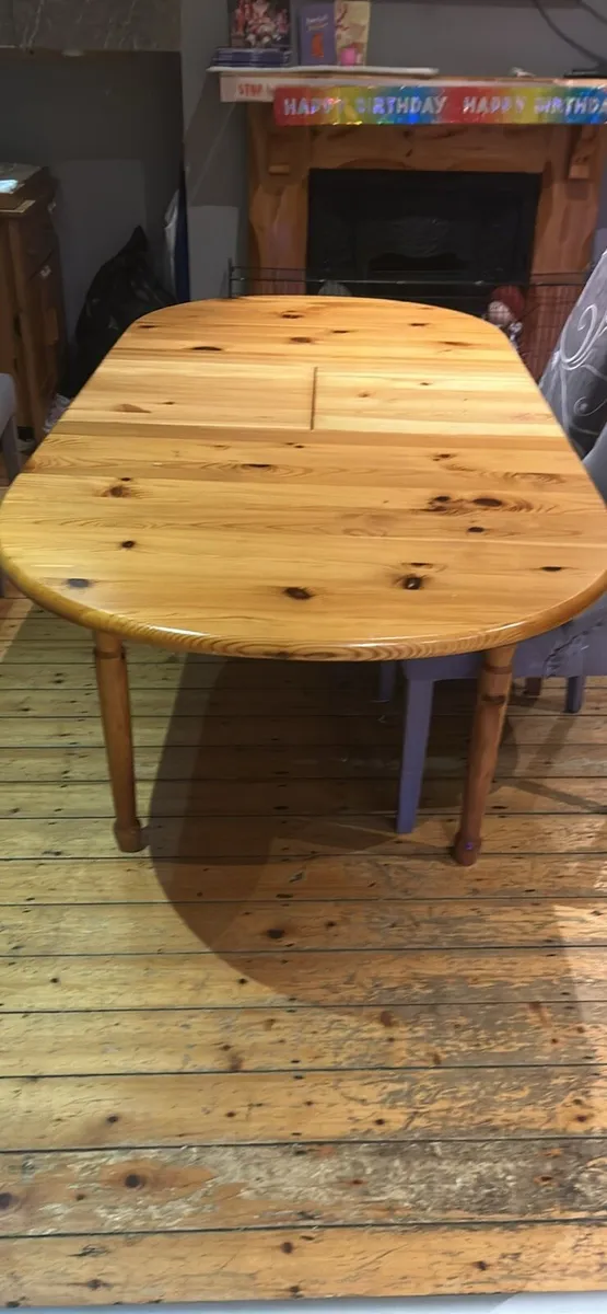 Dining table and chairs - Image 1