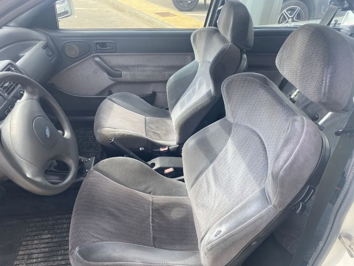 FORD ESCORT XR3i RARE SPEC LHD - Image 4