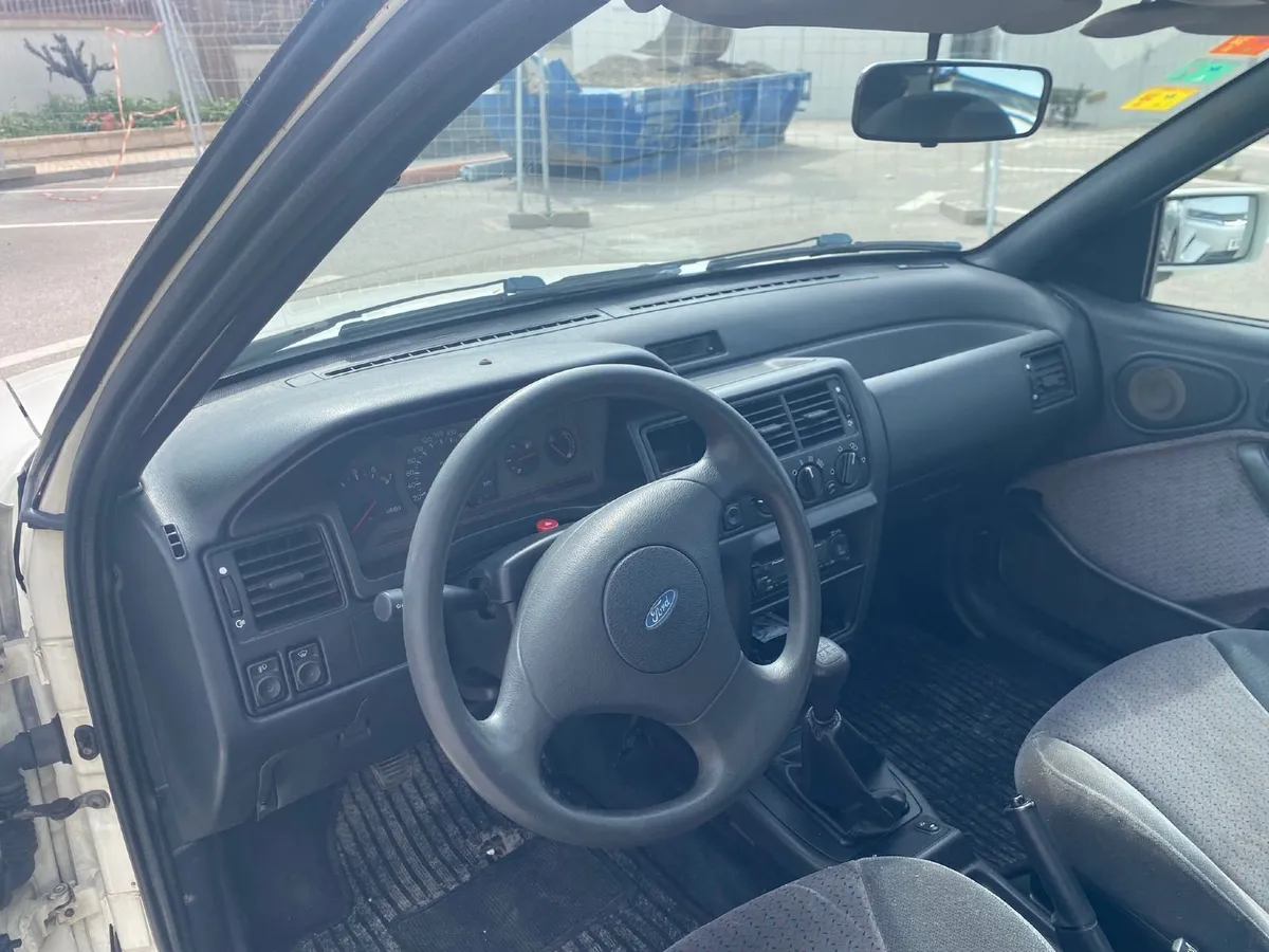 FORD ESCORT XR3i RARE SPEC LHD - Image 2
