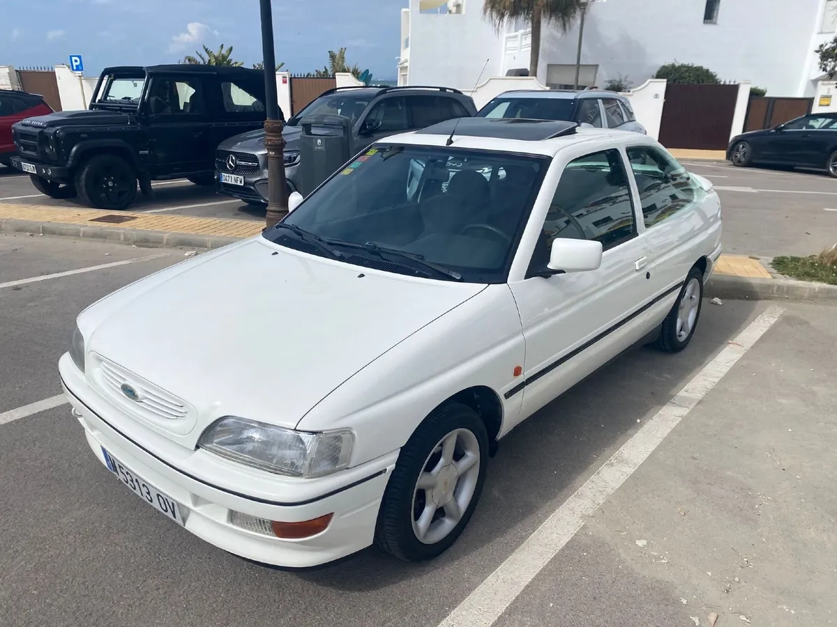 FORD ESCORT XR3i RARE SPEC LHD - Image 1