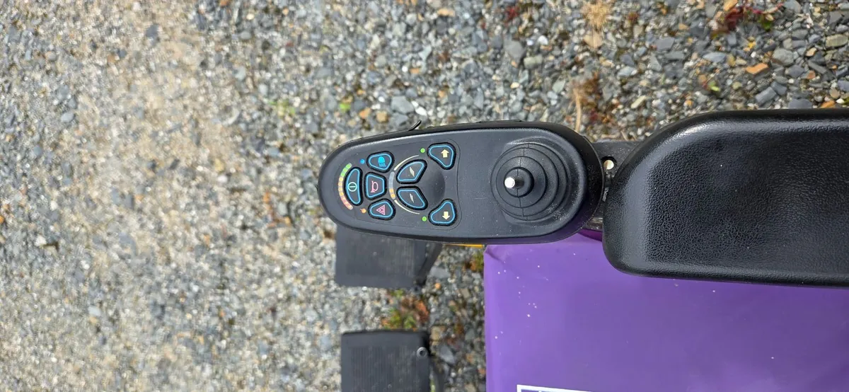 Electric wheelchair - Image 2