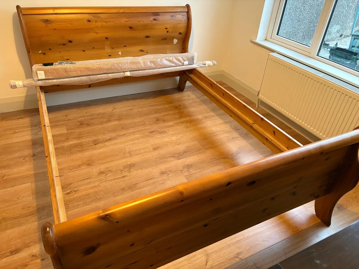 Bed - Image 1