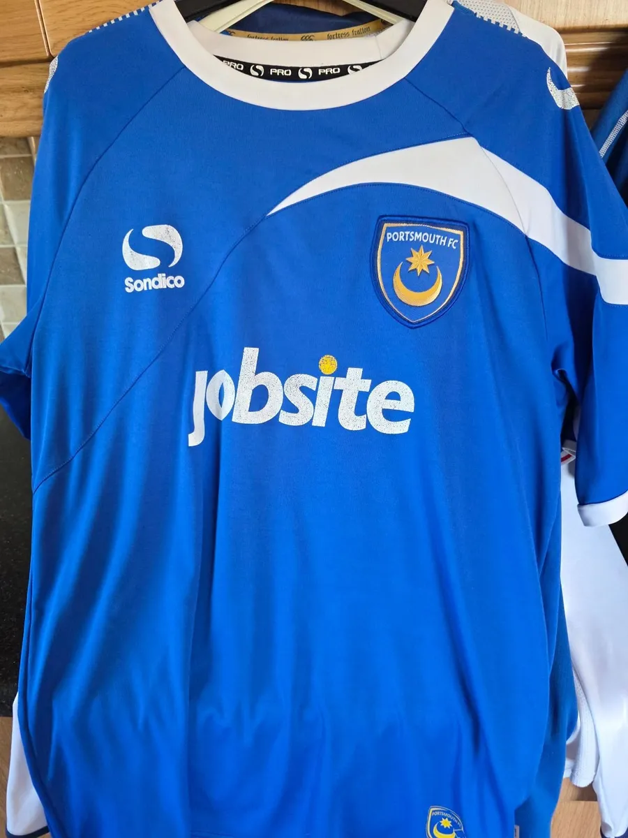Portsmouth football top