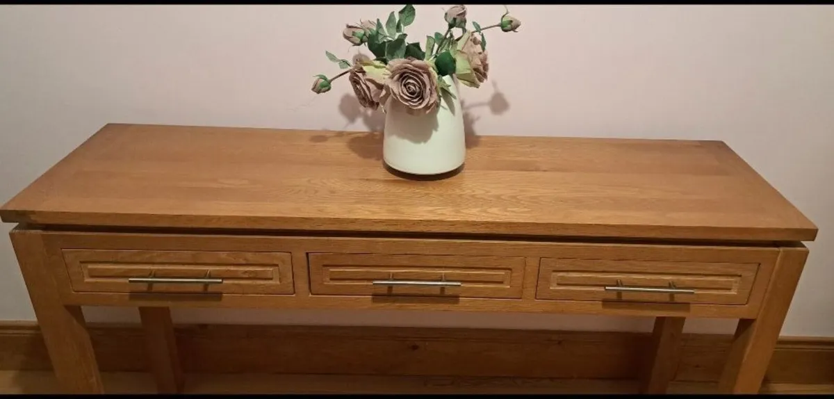 Console Table - Image 1
