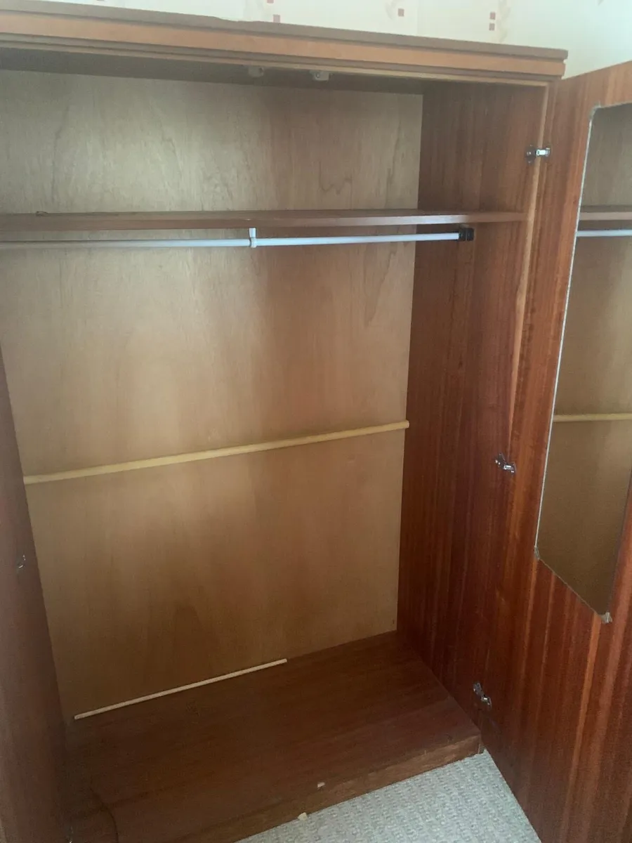 Vintage wardrobe - Image 4