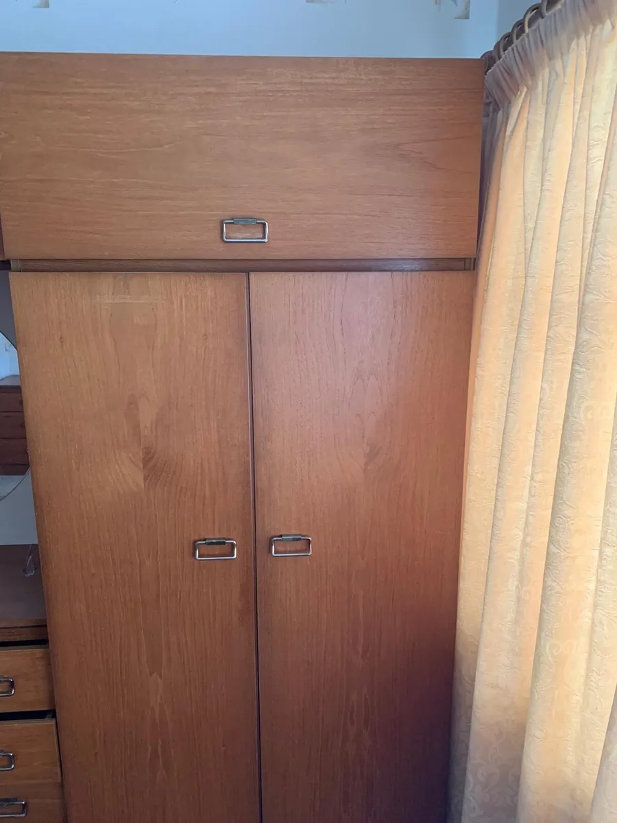Vintage Wardrobe and dresser set - Image 3