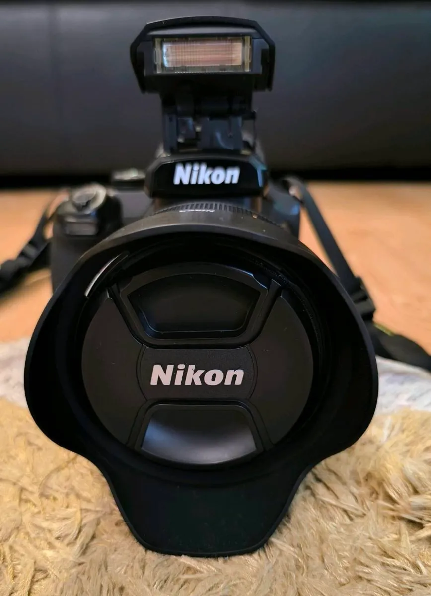 NIKON COOLPIX P1000+EXTRAS - Image 1