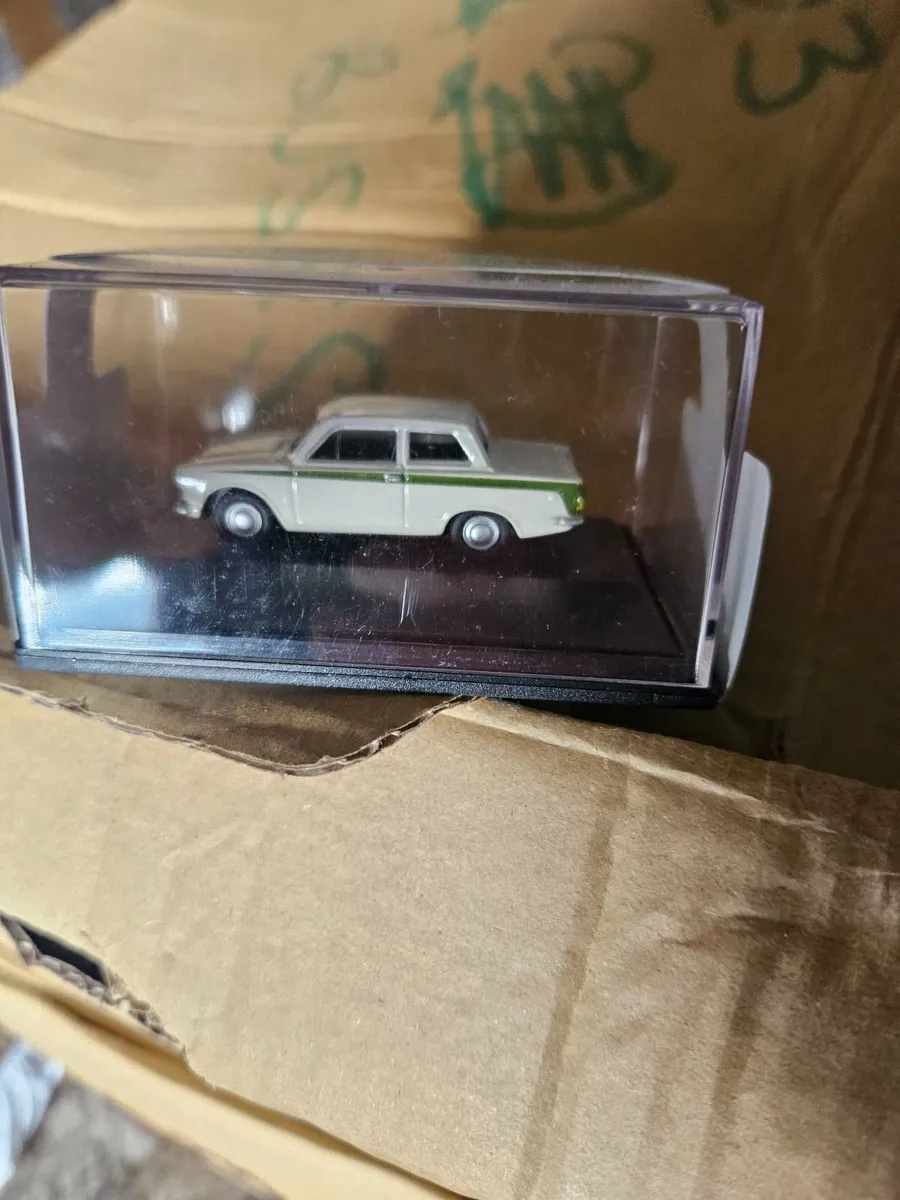 Corgi Oxford Die-cast Car Ford Cortina