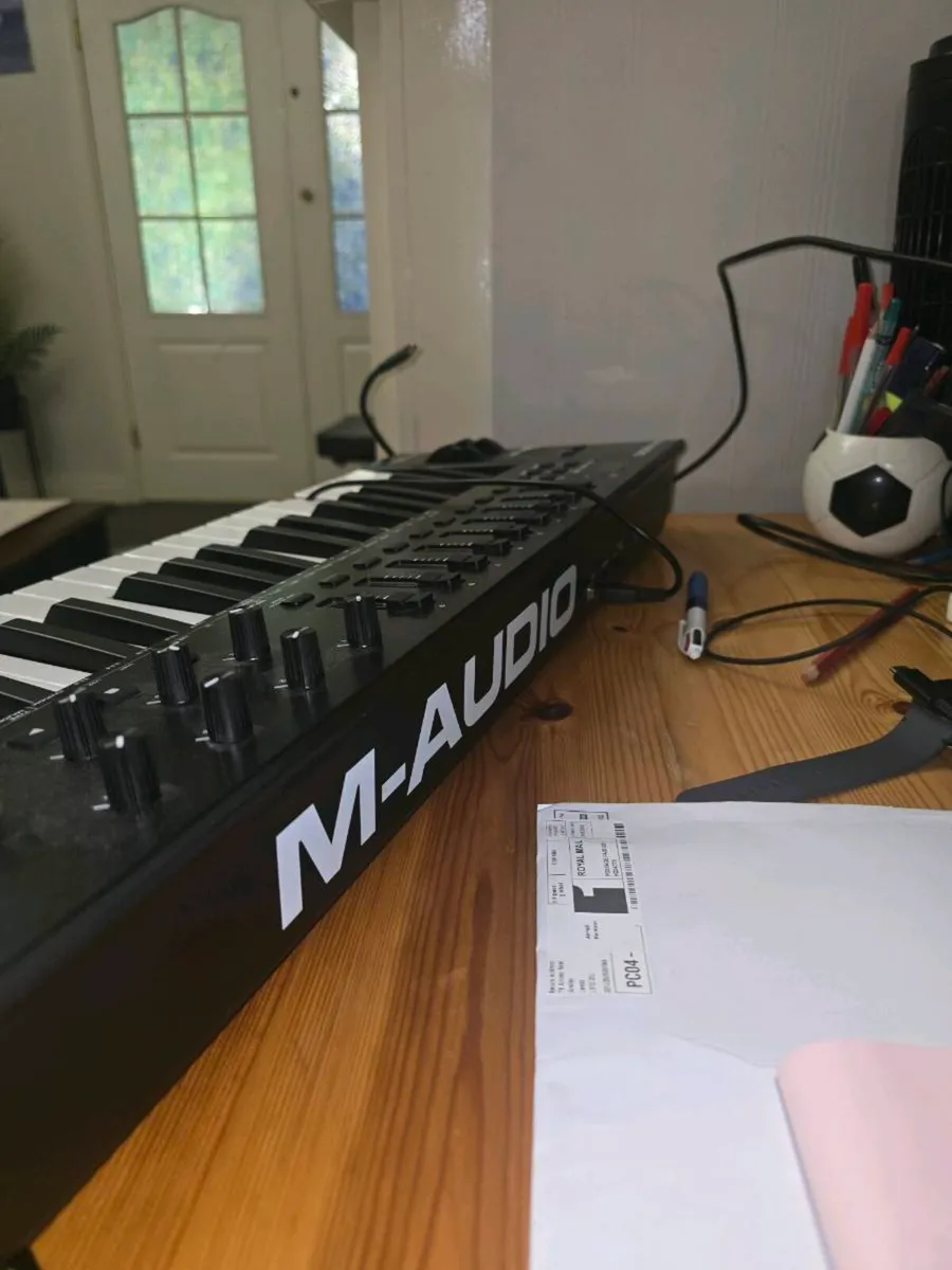 M-Audio Oxygen 49 USB MIDI Keyboard Controller - Image 2