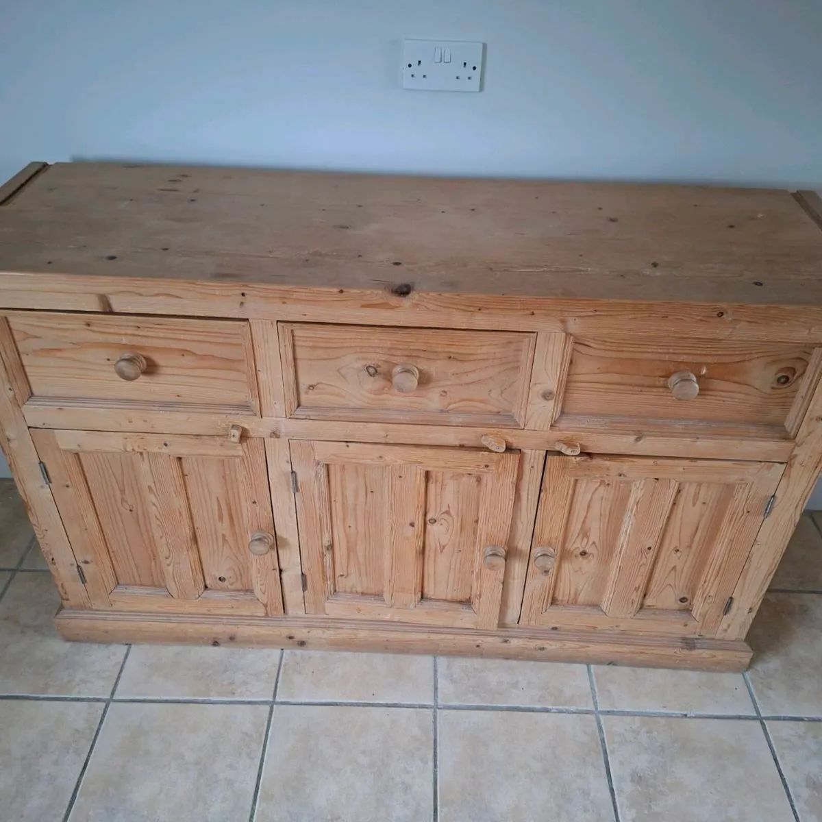 Chest of drawers