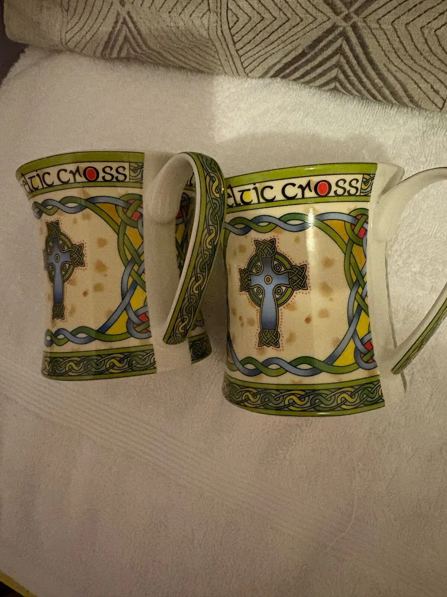 Vintage Royal Tara Bone Mugs - Image 3