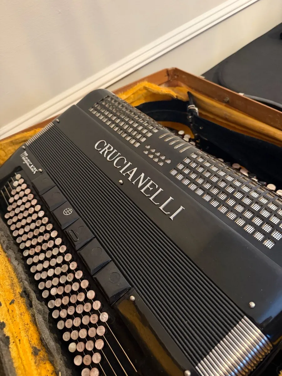 Crucianelli Accordion - Image 1