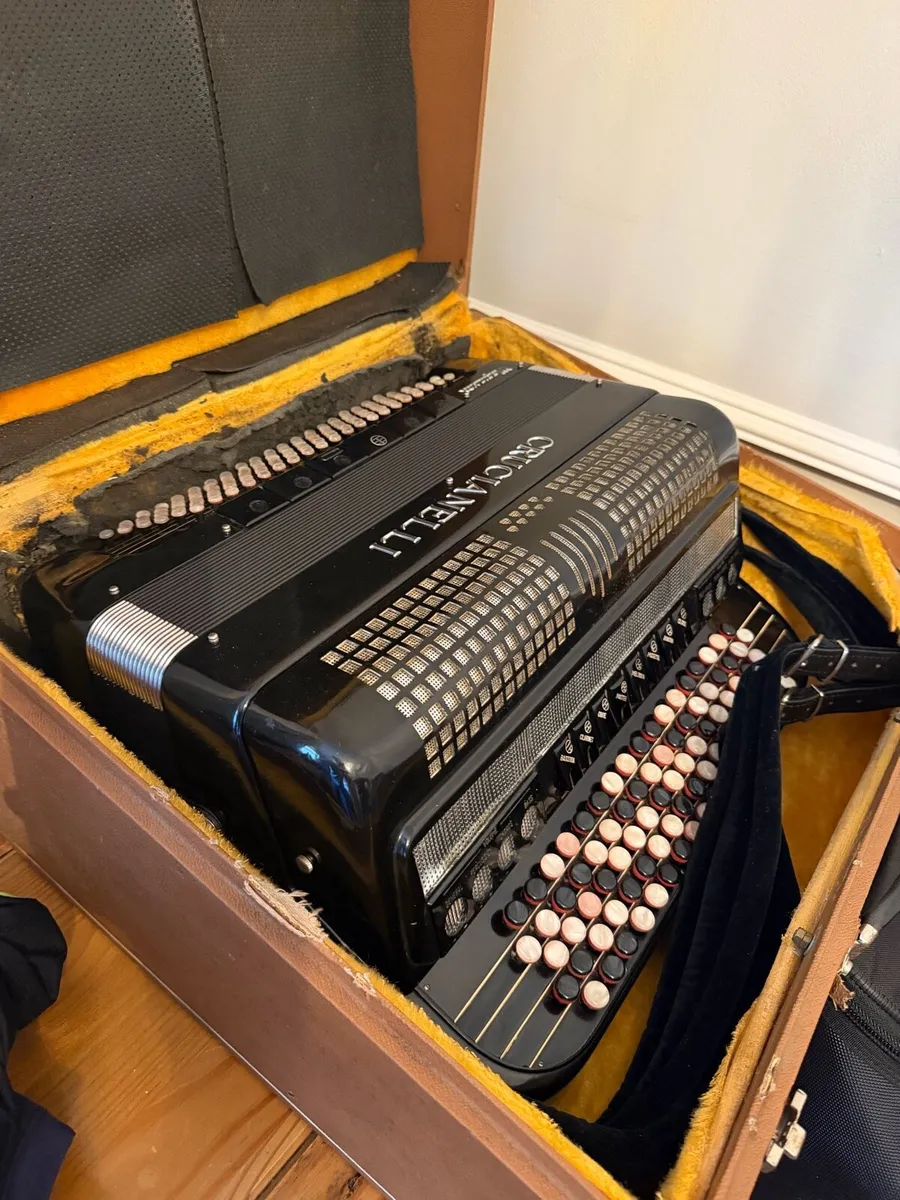 Crucianelli Accordion - Image 2