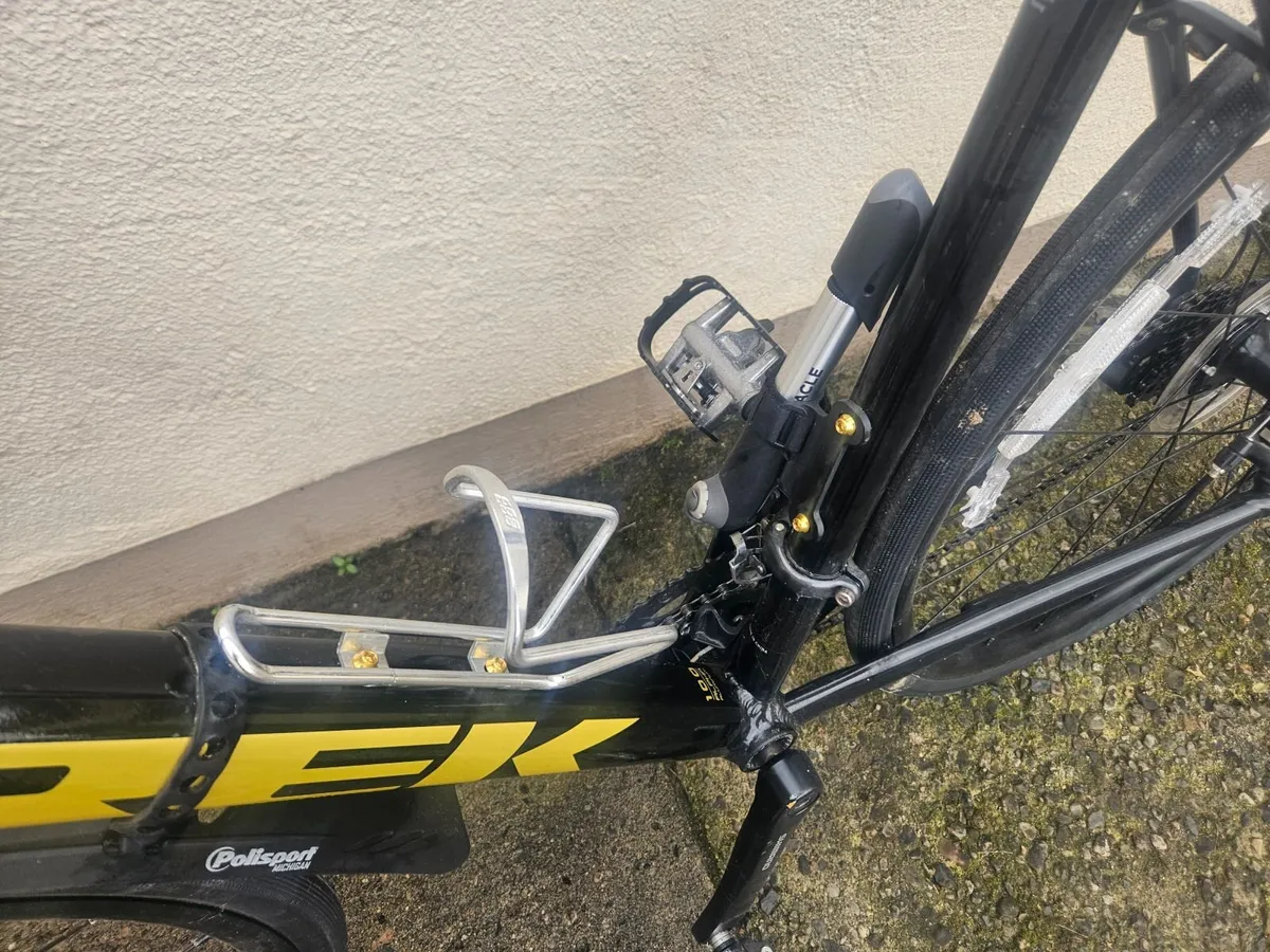 Trek Domane AL2 Disc 56cm Barely Used - Image 4