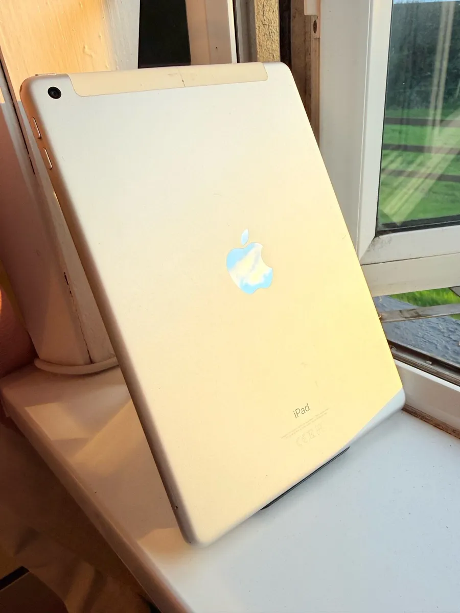 Apple iPad cellular 2019 - Image 2
