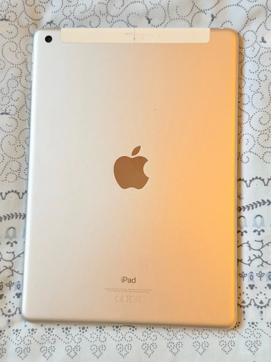 Apple iPad cellular 2019 - Image 4