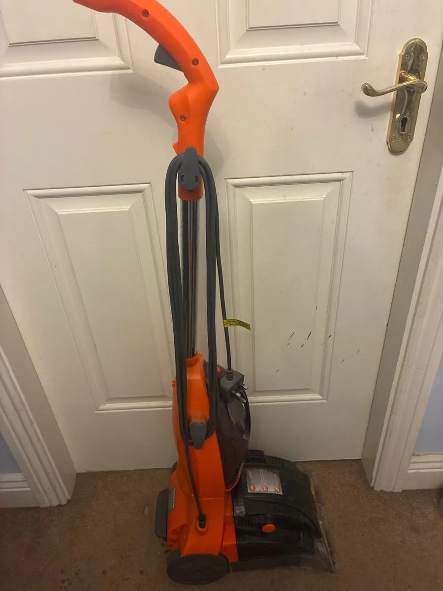 Carpet cleaner - Image 3