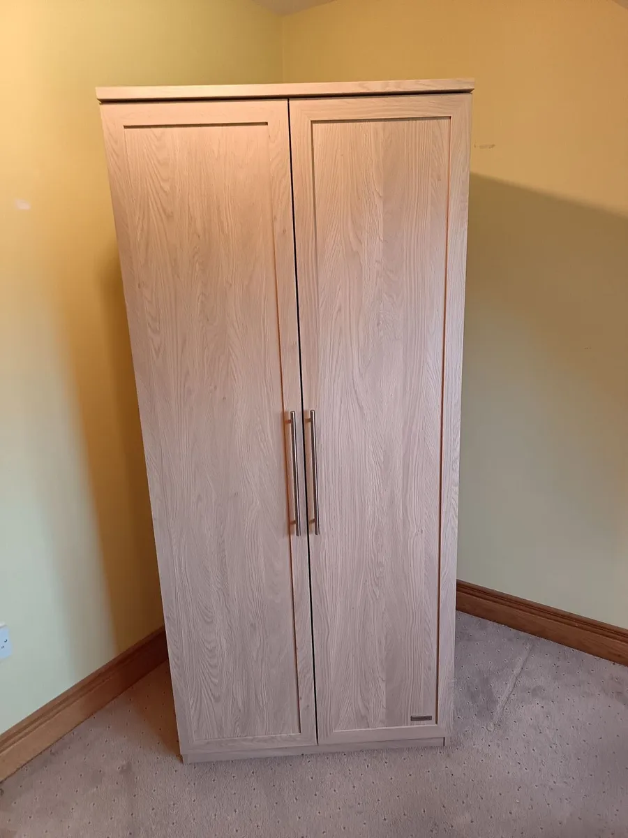 Wardrobe and chest of drawers - Image 1