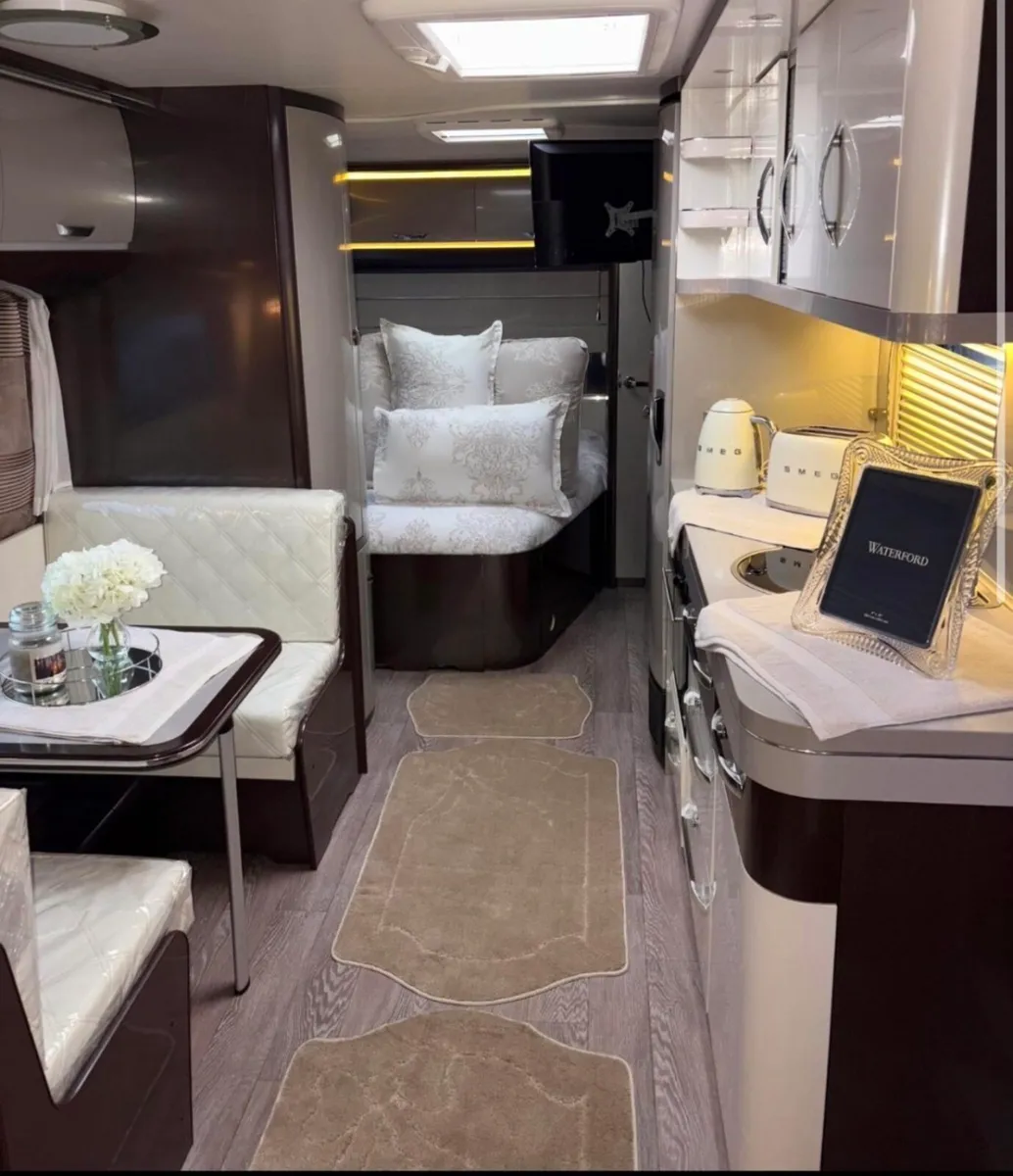 Beautiful Caravan - Image 2