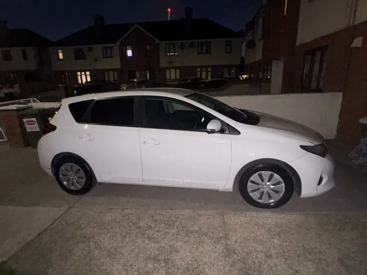 Toyota auris - Image 4
