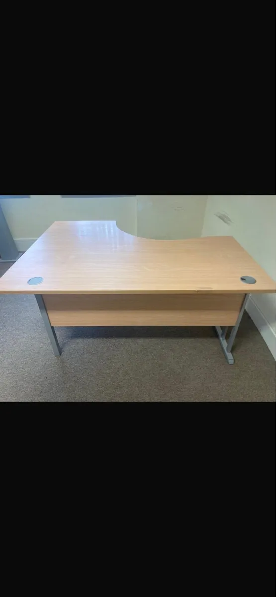 Large L-Shaped Corner Office Desk – 1600 × 1200mm - Image 1
