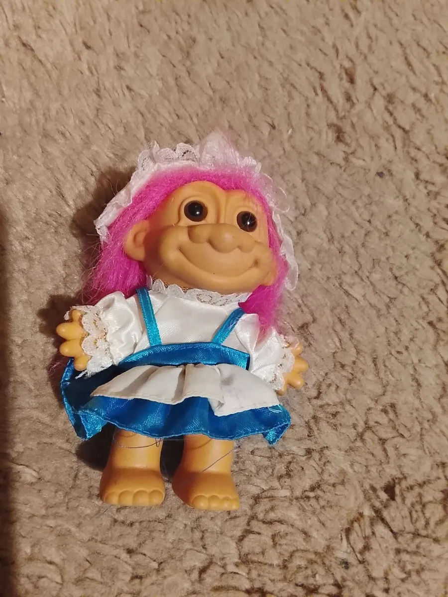 4 Vintage Russ Troll Dolls with Clothes - Image 1
