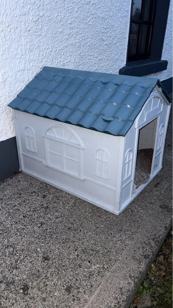 Dog shed - Image 2