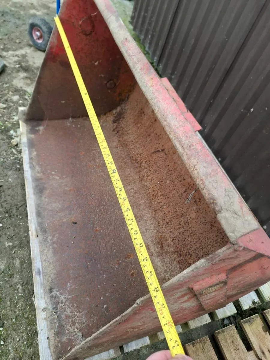 Dung fork bucket and euro attachment - Image 2