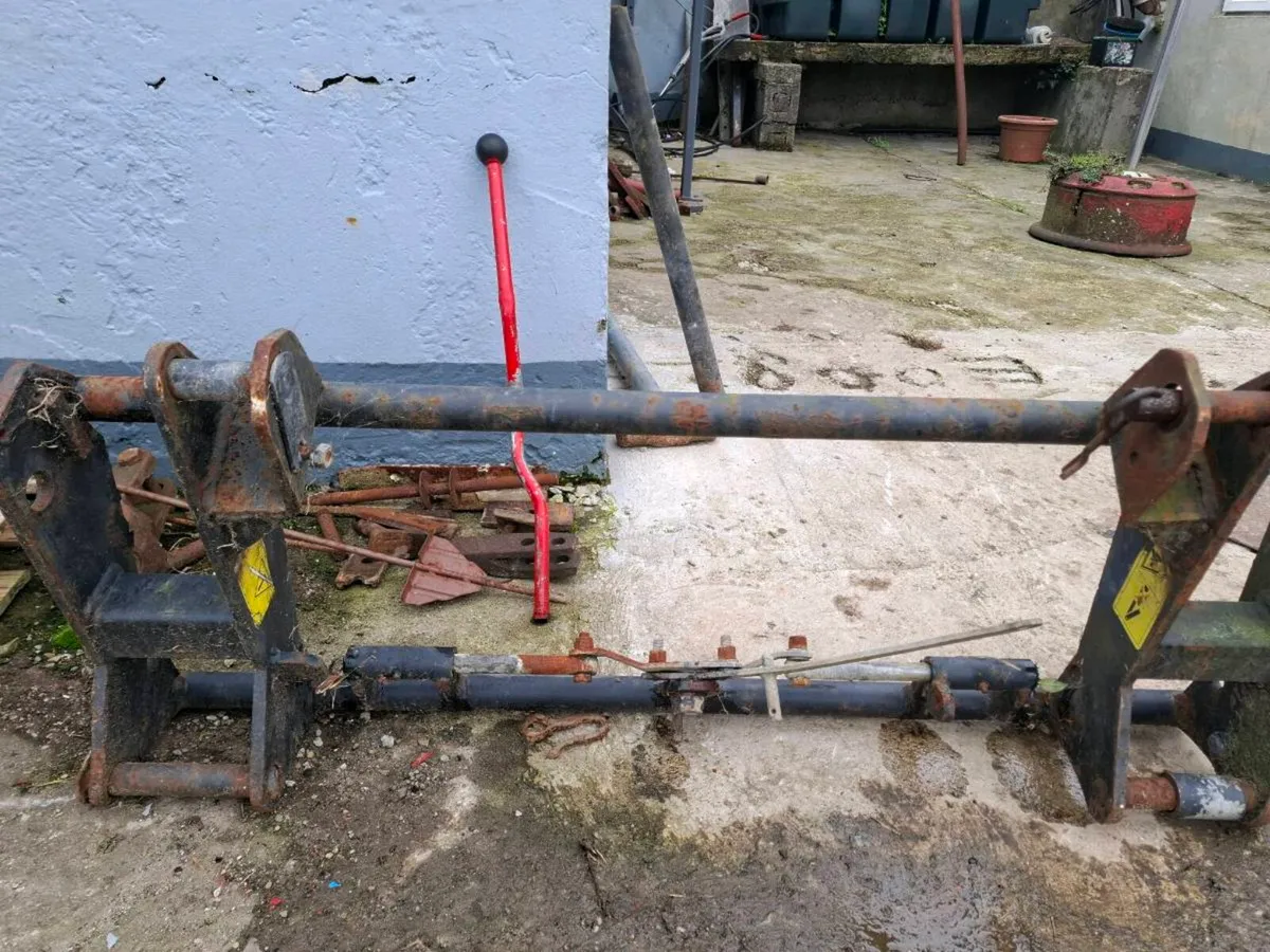 Dung fork bucket and euro attachment - Image 3