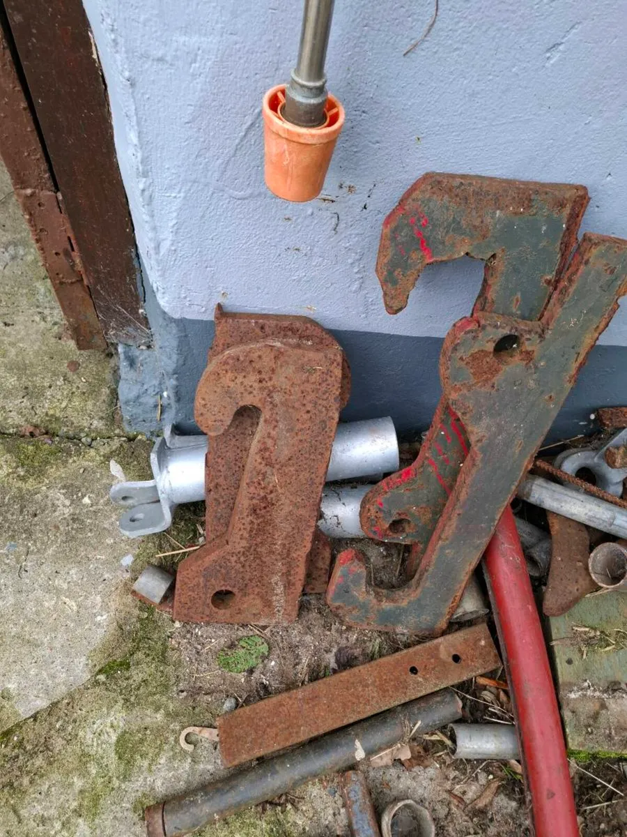 Dung fork bucket and euro attachment - Image 4