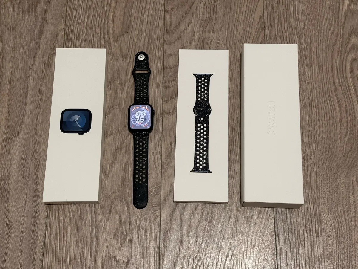 Apple Watch series 9 - 45mm - Image 1