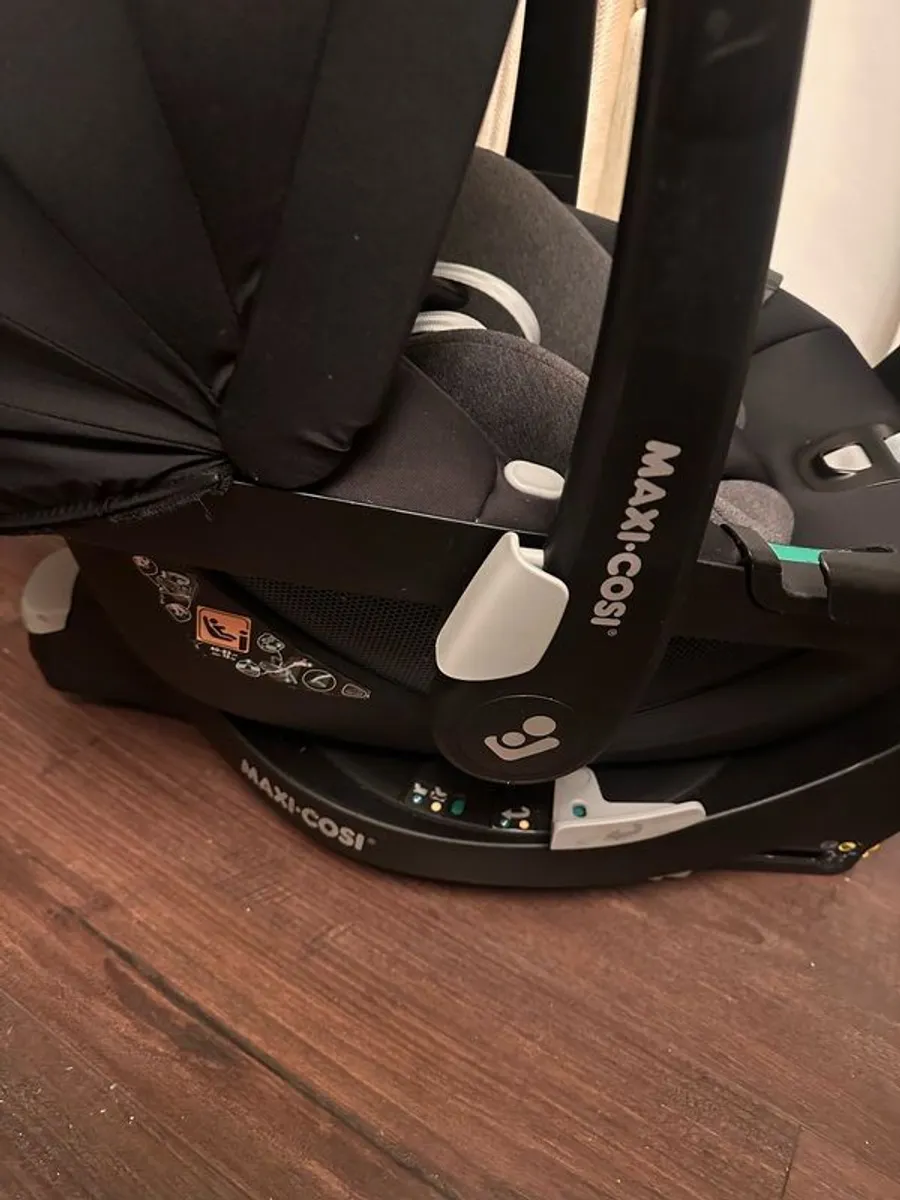 maxi cosi 360 car seat - Image 1