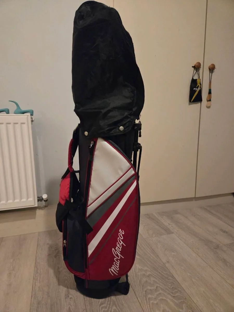 MacGregor Kids Golf Clubs Set - Image 2