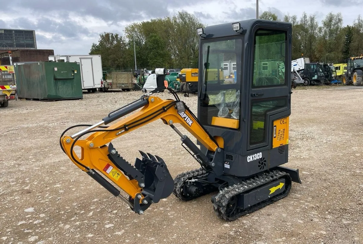 CAPTOK 1.3 TON DIESEL MINI DIGGER - Image 1