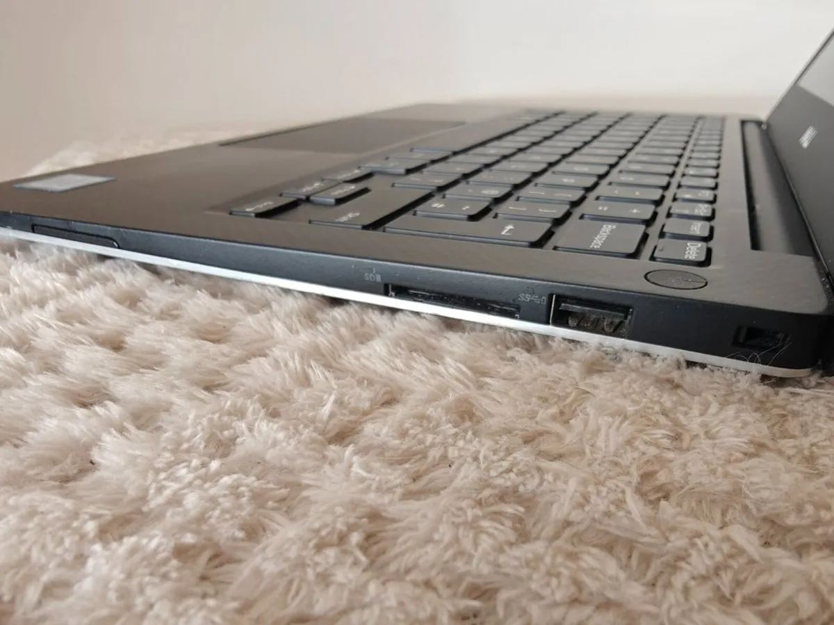 Dell XPS 13 9360 | i7 | 8GB | 256GB | 13" FHD | - Image 4