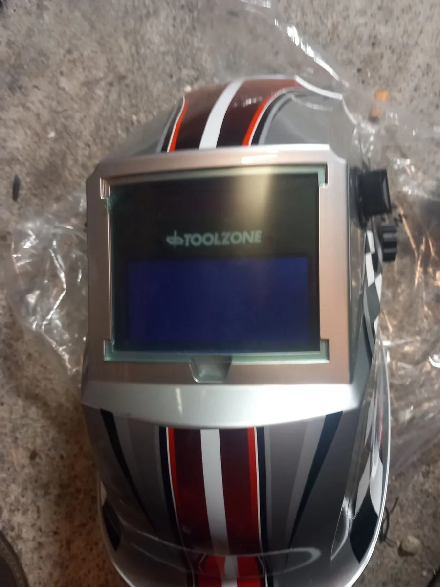 Welding helmet new - Image 3
