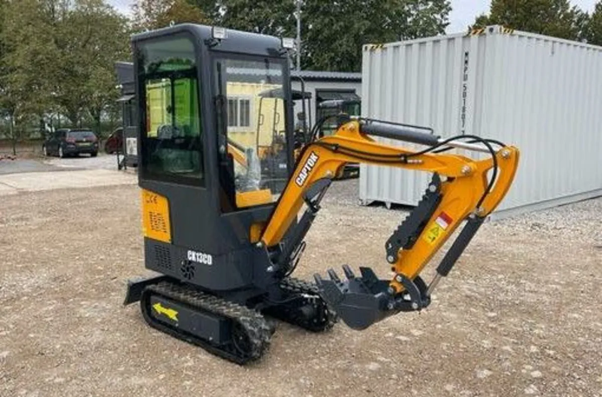 CAPTOK 1.3 TON DIESEL MINI DIGGER - Image 3