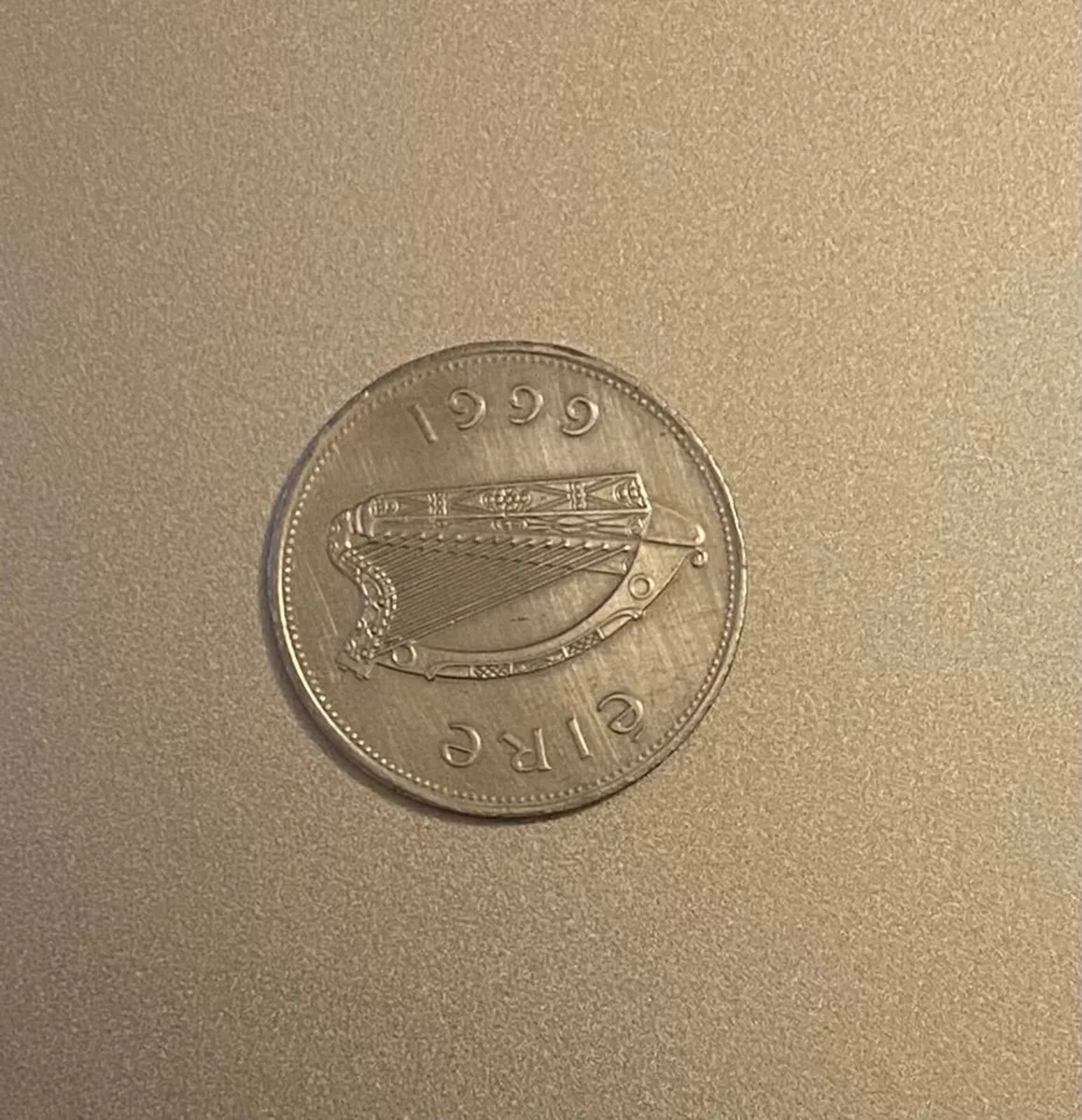 Irish Red deer coin from 1999, Free Post - Image 3
