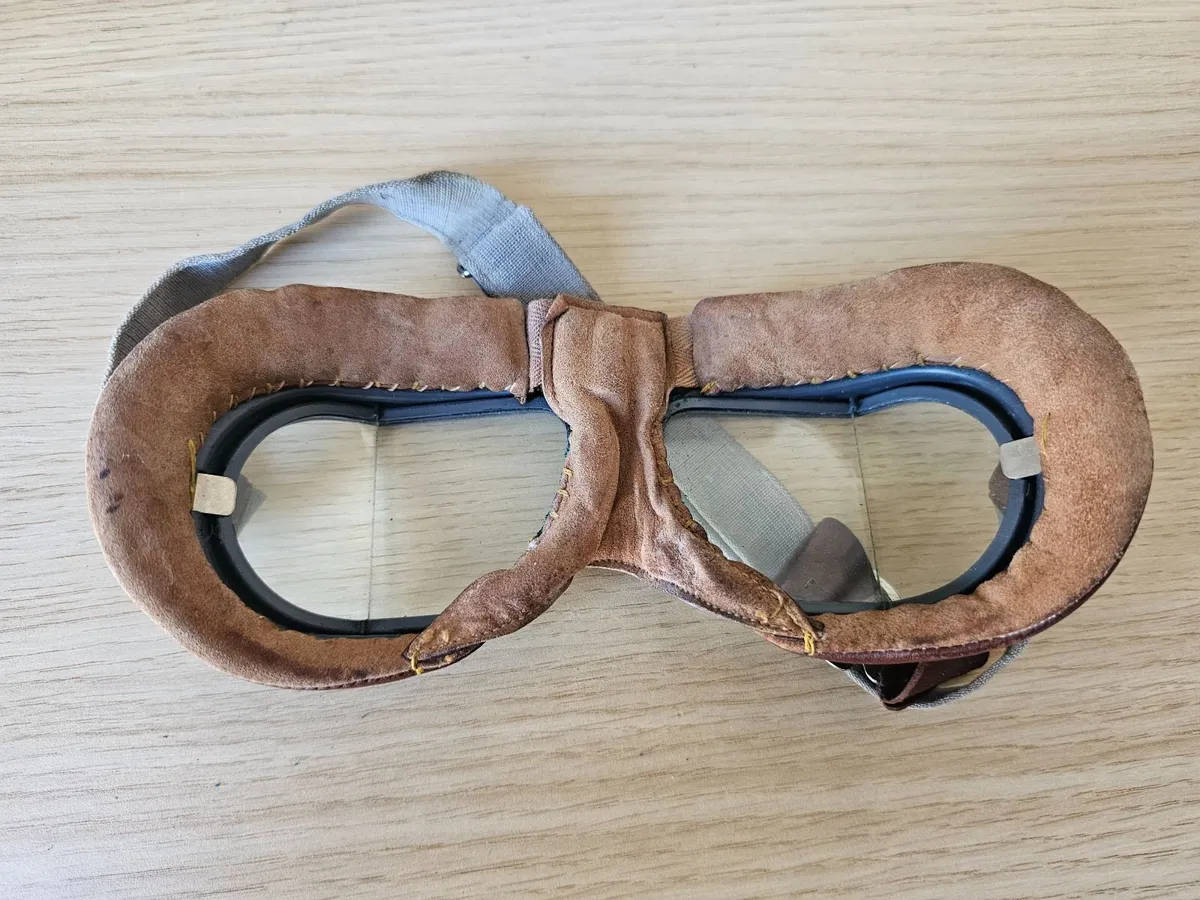 Vintage style leather aviator goggles - Image 4